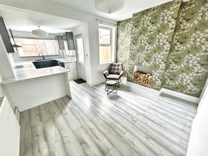 Photo 16- click for photo gallery